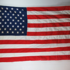 Bandera vintage, bandera de Estados Unidos, bandera de la década de 1950, bandera estadounidense, bandera de 50 estrellas, blanco y azul rojo, estrellas y rayas, decoración vintage, 4&#39; x 6&#39;