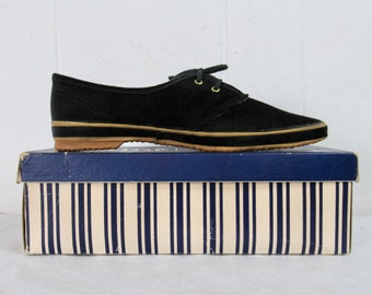 Vintage shoes, women size 8 1/2, vintage shoes, vintage sneakers, vintage flats, Jeepers shoes, vintage clothing, NOS
