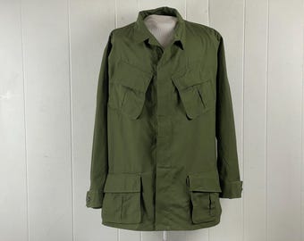 Vintage 1960s Vietnam War US Army Jungle Fatigue Jacket ~ Small