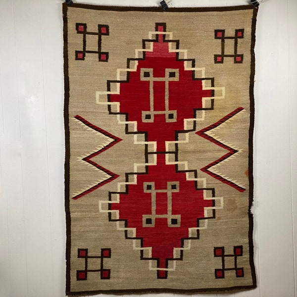 Tappeto Navajo vintage, 44 "X 67", tappeto anni 1920, tessitura dei nativi americani, tessuto navajo, rosso e nero, tessitura sud-occidentale, navajo vintage