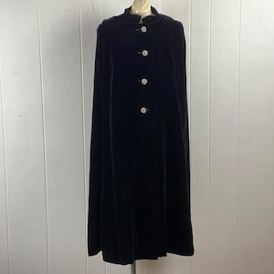 Vintage cape, size medium, velvet cape, 1960s cape, rhinestone buttons, black cape, Opera cape, evening wear, vintage clothing