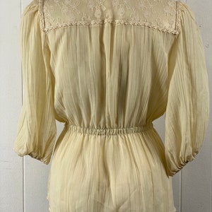 Vintage blouse, size medium, 1970s blouse, puffy sleeves blouse, Edwardian blouse, Hippie blouse, Boho shirt, Surri shirt, vintage clothing image 6