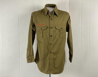 Camisa vintage, talla mediana, camisa de boy scout, camisa de los años 40, camisa con botones, botones extraíbles, camisa B.S.A., ropa vintage, NOS
