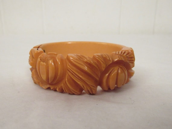 Vintage Bakelite, carved Bakelite, butterscotch B… - image 1