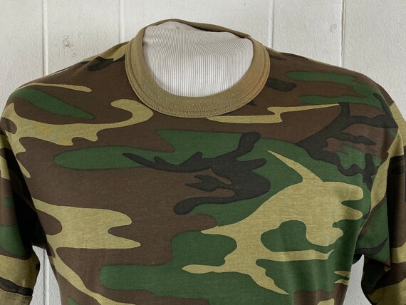 Vintage t-shirt, size medium, 1970s t-shirt, camo… - image 3