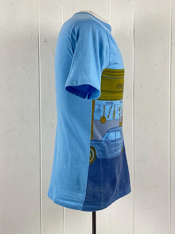 Vintage t-shirt, size medium, 1950s street scene,… - image 8