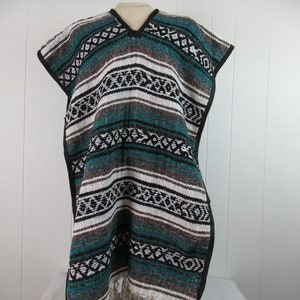 Vintage poncho, Mexican poncho, Mexican blanket poncho, rug poncho, hippy poncho, vintage clothing, size medium