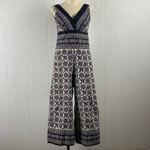 Vintage jumpsuit, size medium, Hippie jumpsuit, 1960s jumpsuit, bell bottom jumpsuit, Paisley jumpsuit, black and white, vintage clothing