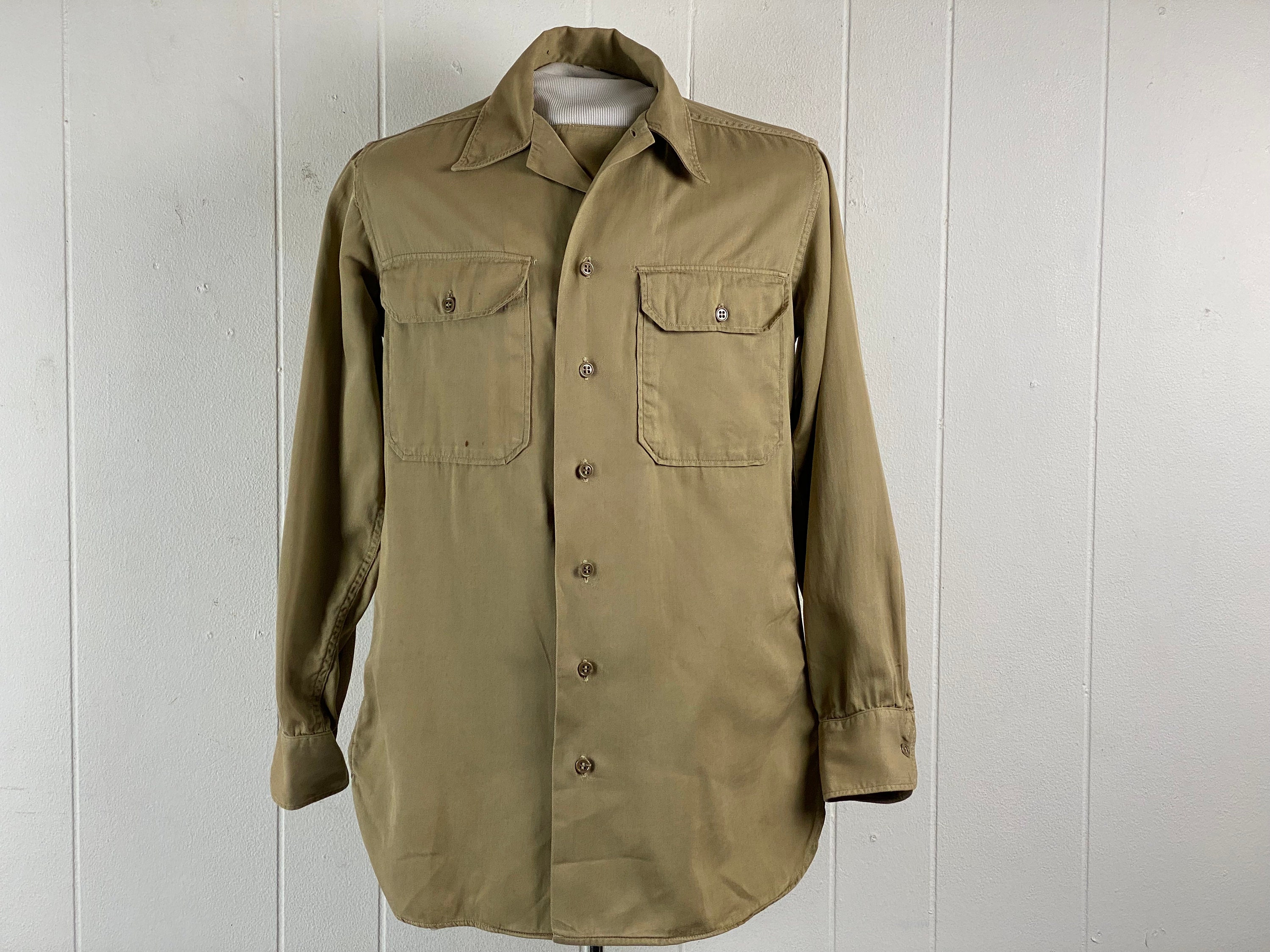 Vintage Shirt, 1940s Shirt, Military Shirt, WWII Shirt, Army Shirt, 40s Shirt, Khaki Shirt, US Army, Vintage Clothing, Size Medium - Etsy Vintage Shirt, 1940s Shirt, Military Shirt, WWII Shirt, Army Shirt, 40s Shirt, Khaki Shirt, US Army, Vintage Clothing, Size Medium - Etsy
