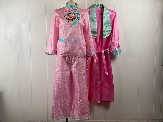 Vintage silk pajamas, size medium, pajama set, ro… - image 1