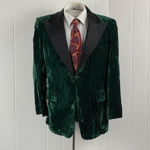 Vintage tuxedo jacket, size 38, velvet jacket, vintage tux, 1970s jacket, tuxedo jacket, green crushed velvet jacket, vintage clothing