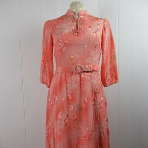 robe vintage, robe des années 1970, robe asiatique, robe maxi, robe pêche, vêtements vintage, taille moyenne