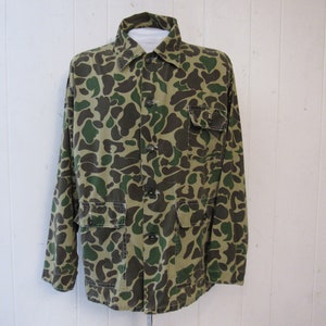 Vintage jacket, 1960s jacket , camouflage jacket, camo jacket, hunting jacket, vintage clothing, size large
