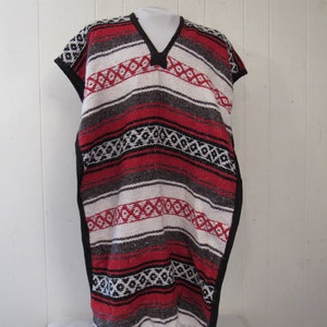 Vintage poncho, Mexican poncho, Mexican blanket poncho, hippy poncho, 1970s poncho, vintage clothing, size medium