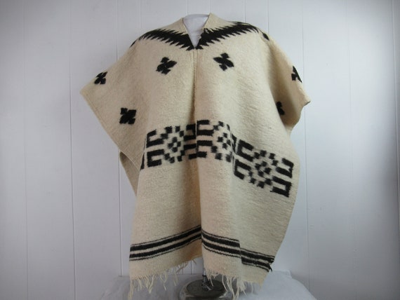 Vintage poncho, 1970s poncho, South American ponch