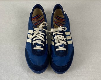 Vintage gym shoes, size 9, 1970s shoes, Pro Striper shoes, vintage sneakers, vintage tennis shoes, vintage clothing, NOS