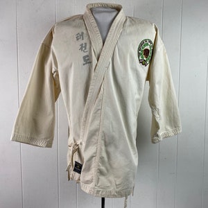 Vintage jacket, karate jacket, Tae Kwon Do jacket, cotton jacket, 1960s jacket, Asian jacket, vintage robe, vintage clothing, size medium