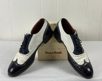 Vintage shoes, size 11 A, 1950s shoes, spectators, vintage wingtips, 2 tone oxfords, Nunn Bush shoes, black and white, vintage clothing