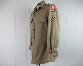 Vintage shirt, 1940s shirt, military shirt, Army shirt, khaki shirt, US Army, shirt with patches, vintage clothing, size medium