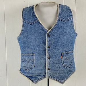 Vintage jeansväst, storlek large, vintage Levi's väst, jeansväst, västkappa, fleecefodrad, vintage Levi's, sherpaväst, vintagekläder