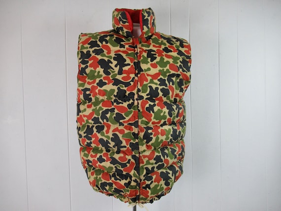 Vintage vest, puffer vest, camo vest, 1960s vest,… - image 1