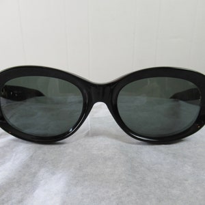 Vintage sunglasses, 1960s sunglasses, mod sunglasses, designer sunglasses, Italian sunglasses, vintage eyewear, vintage clothing