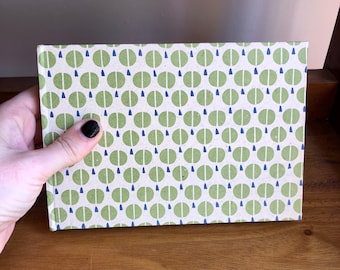 Small lined notebook (ref 105)