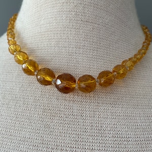 collier vintage de perles de verre jaune doré profond