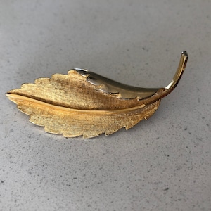 Jewelcraft Vintage Leaf Brooch Pin