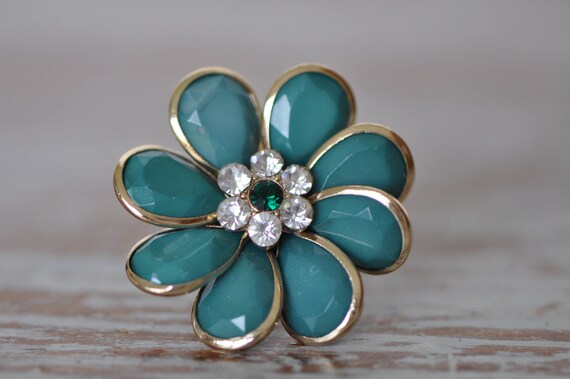 Flower ring, green lucite flower ring, statement r
