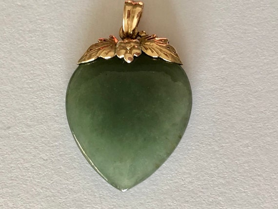 jade heart pendant