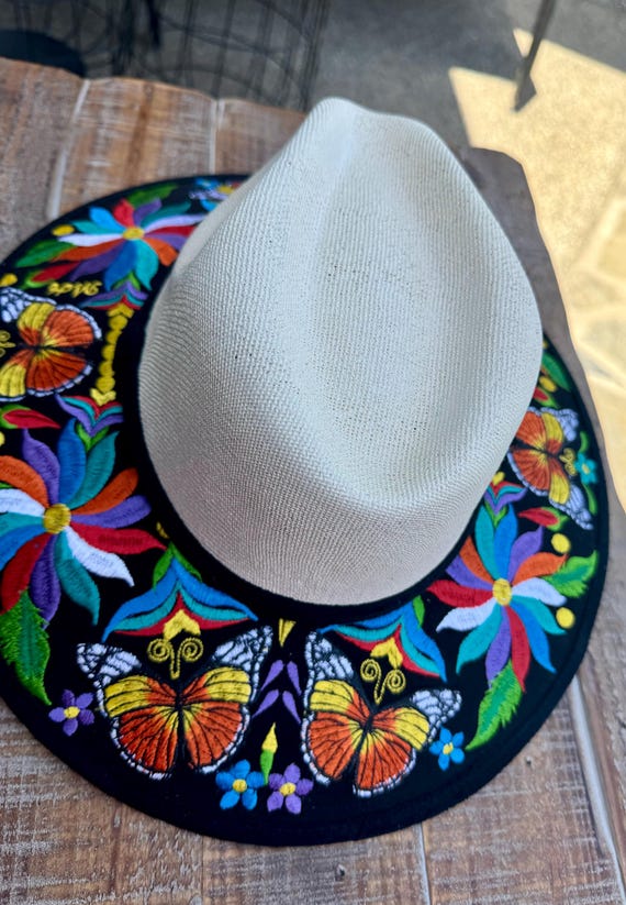 Handmade Embroidered Palm Hat: Mexican Sombrero - Etsy display picture 1