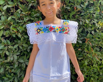 Yucatan Dress / Vestido Yucatan/ Cinco de Mayo Dress/ Mexican Girl Dress/ Yucatan Girl Dress/ 16 de Septiembre/ Mexican Girls Clothes