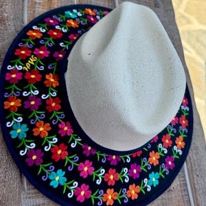 Handmade Embroidered Palm Hat: Mexican Sombrero, Medium Women