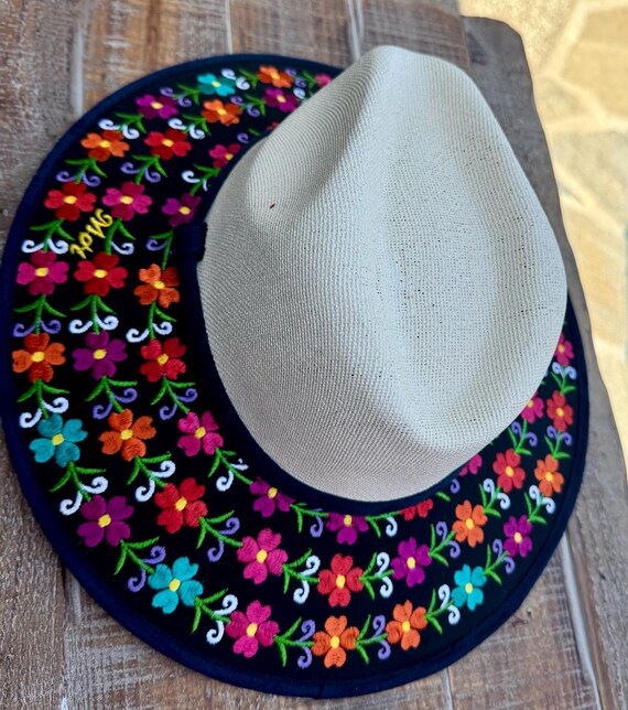 Handmade Embroidered Palm Hat: Mexican Sombrero, Medium  display picture 3