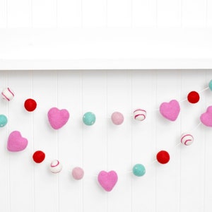 Felt Ball Valentine&#39;s Garland: Wool Heart Garland Party Decor