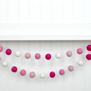 Classic Valentine&#39;s Day Decor - Felt Ball Garland - Pink and White - Mantel Decoration
