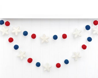 Star Garland, 4th of July Garland, Patriotic Felt Ball Garland, American Decor, Red White and Blue Decor, USA Pom Pom Garland, Felt Garland