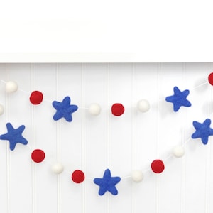 Fourth of July Garland, 4th of July Felt Ball Garland, Patriotic Decor, Red White and Blue Decoration, Felt Stars Pom Pom Garland, July 4th