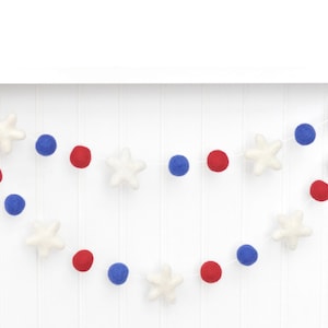 Patriotic Garland, 4th of July Decor, Fourth of July Felt Garland, July 4th Party, Red White and Blue Star Garland, Star Pom Pom Garland