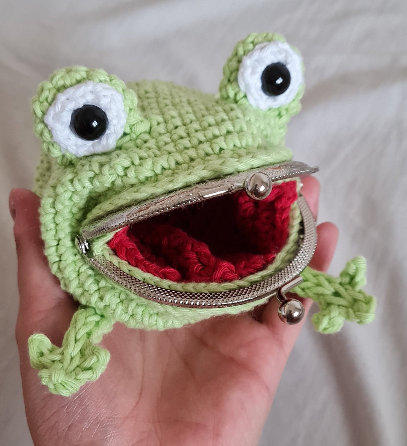 um...is there maybe a market for a realistic looking frog coin purse :  r/Depop