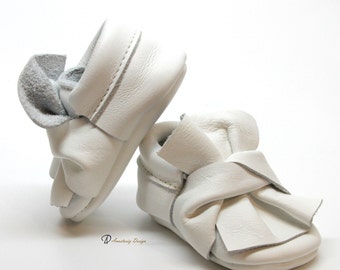 Handmade Leather Baby Moccasins: White Twisted Bow Shoes