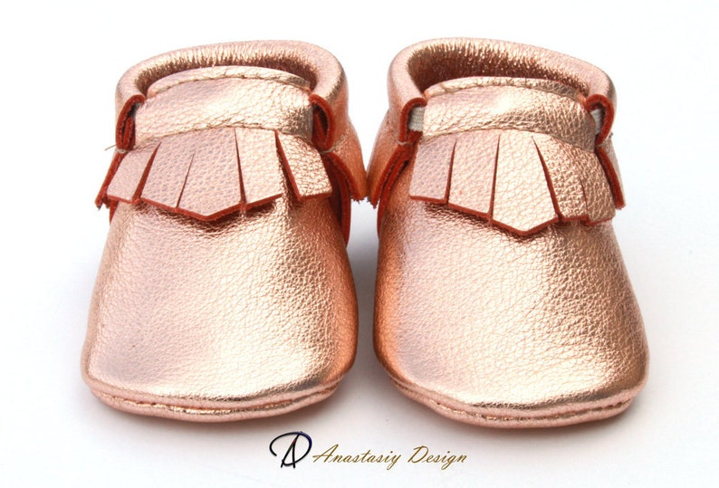 Baby Moccasins Leather Baby Moccasins, Rose Gold Fringed Leather Baby Moccasins, Baby Girl Moccasins, Toddler Moccasins, Baby Girl Shoes imagem 4