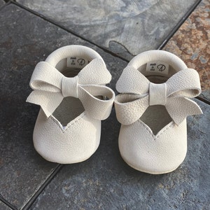 Baby Moccasins, Creamy White Summer Mary Jane Baby Moccasins, Baby Girl Shoes, Toddler Moccasins, Baby Girl Moccasins, Soft Sole