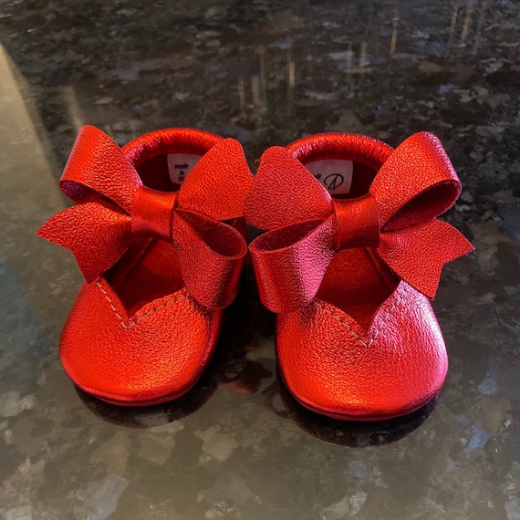 Little outlet girl moccasins