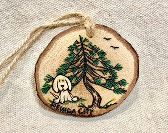 Ornament Holz verbrannt & von Hand bemalt - Custom Baum mit Hund