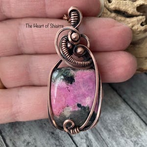 Cobalto Calcite wire wrapped pendant. Copper. Unconditional love. Forgiveness. Emotional healing. Handcrafted artisan jewelry. Gift idea.