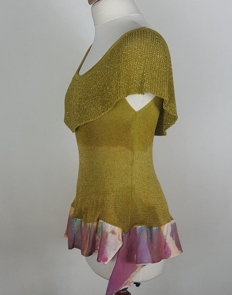 Olive-cut blouse with neckline blouse with lurexem olive-green blouse with gold gold-plated blouse with a neckline and a baseball jacket frilled blouse