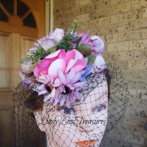 Spring Flower Fascinator, Flower Fascinator, Spring Racing Fascinator, Races Hat, Mini Hat, Flower Crown, Wedding Hat, Tea Party Fascinator