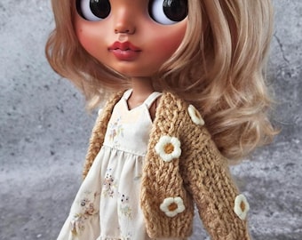 SAND DAISY – Gemütliche, übergroße Strickjacke für Blythe-Puppen, süßer cremefarbener Pullover mit Gänseblümchen, Blumenstrickjacke, Kleidung ob24 ob22 Azone Blyth